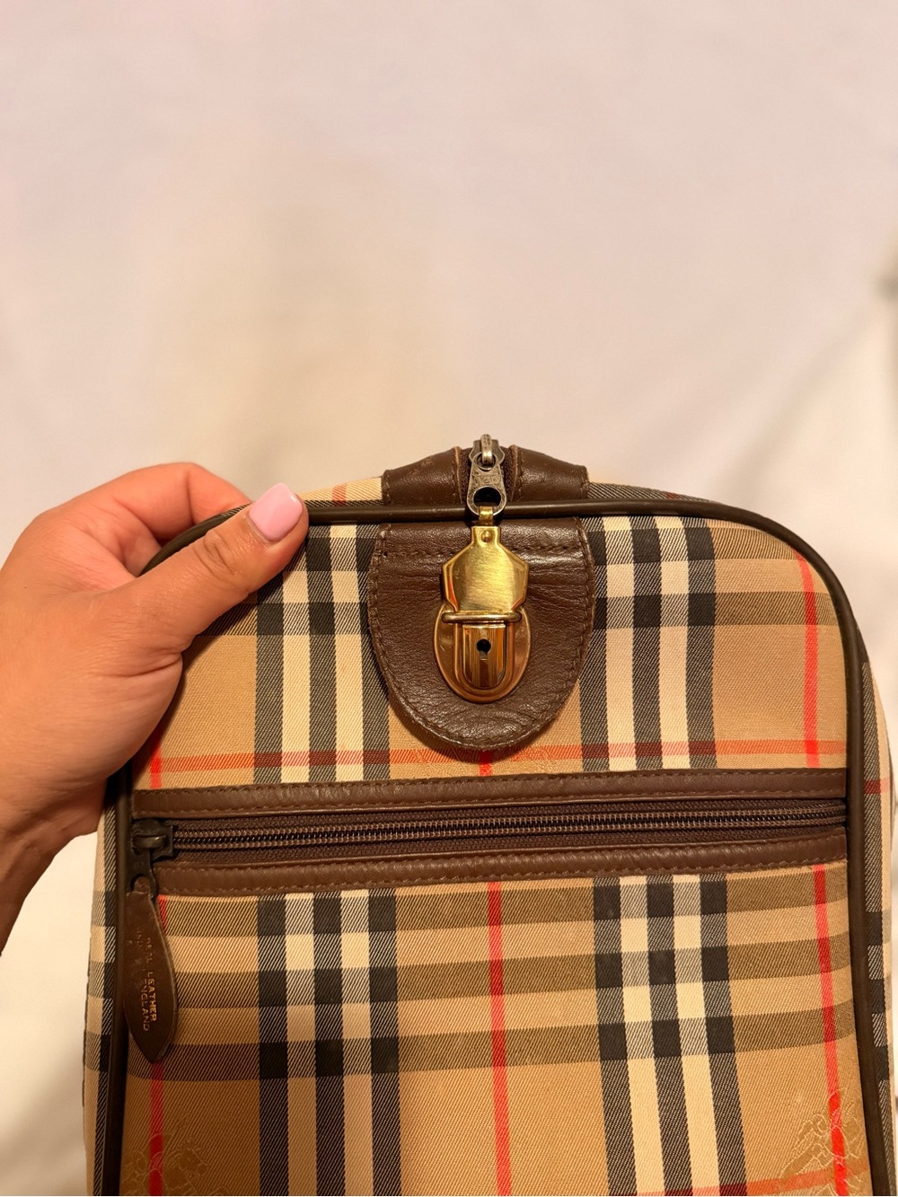 Burberry Boston Travel Bag With Removable Adjustable Strap And Lock And Key - Picture 7 of 16